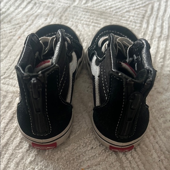 Toddler Black and White Vans Shoes - Picture 3 of 7